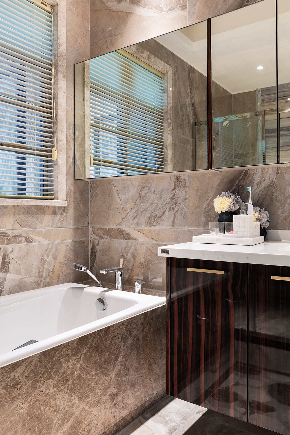 深圳公園大地聯(lián)排別墅衛(wèi)生間裝修設(shè)計(jì)-